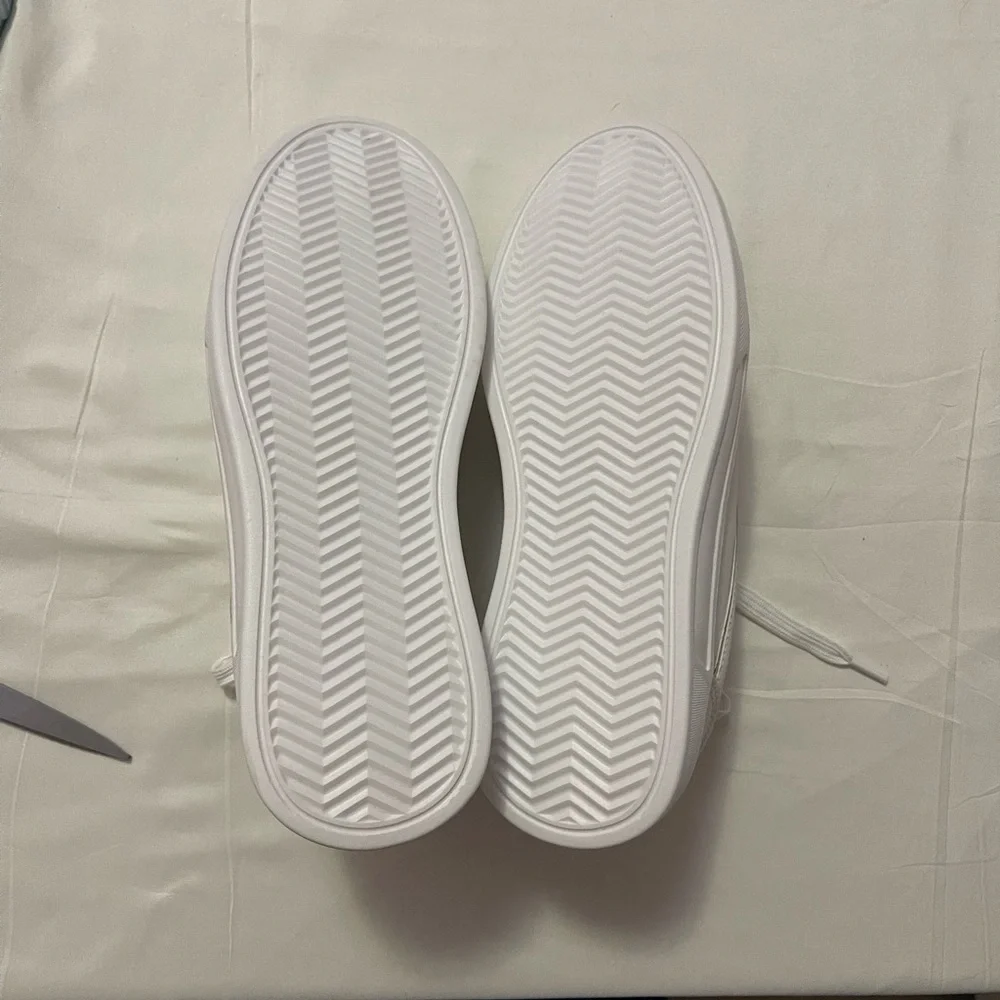 Elegant White and Gold Women's Sneakers